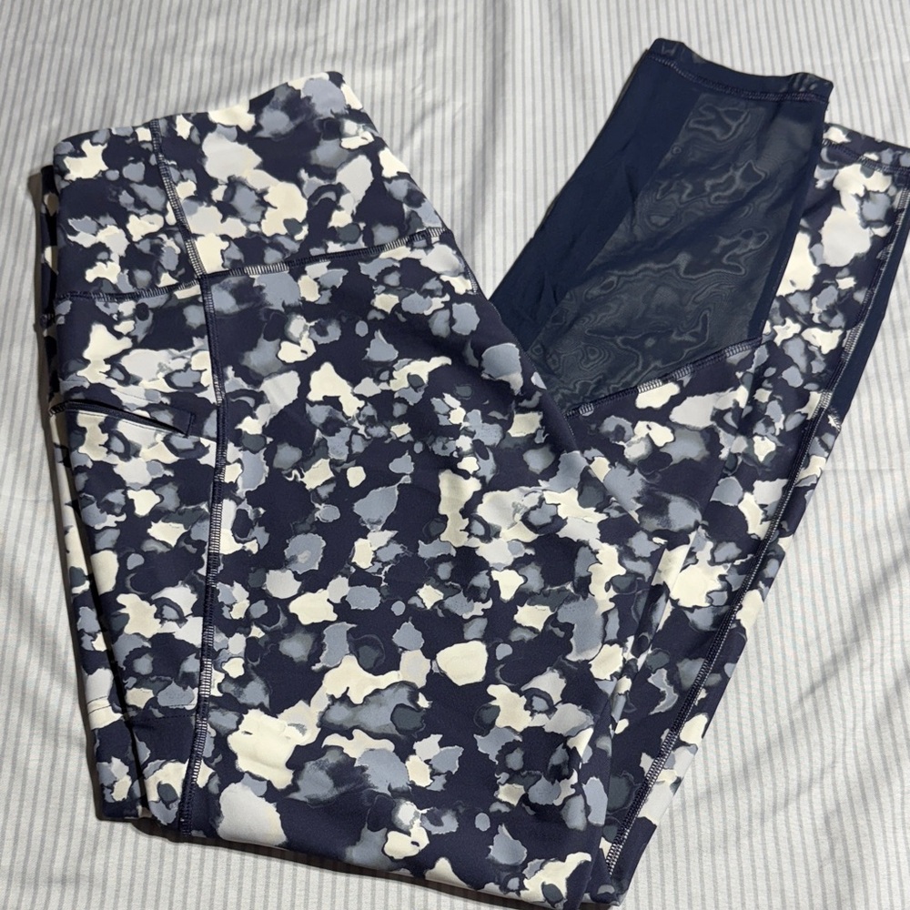 Old Navy Blue and White Patterned Leggings